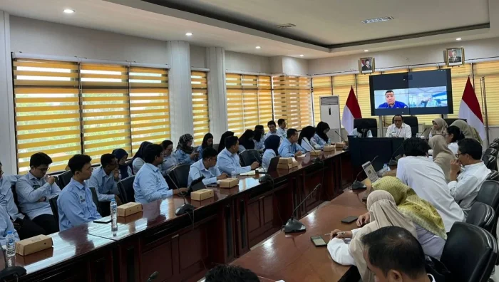 Wakil Wali Kota Balikpapan, H. Bagus Susetyo saat memimpin rapat koordinasi bersama Korwil BGN Balikpapan, SPPG, dan sejumlah organisasi perangkat daerah, di Balai Kota Balikpapan, pada Rabu (3/6/2026). Foto: BorneoFlash/Niken Sulastri