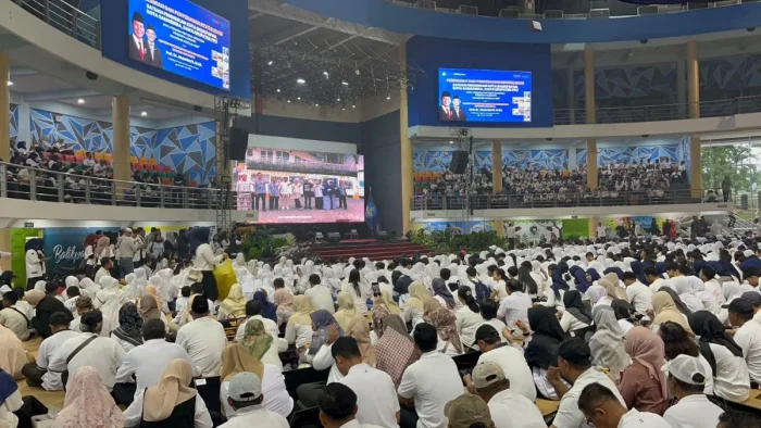 Peresmian dan penyerahan program revitalisasi satuan pendidikan untuk Kota Balikpapan, Kota Samarinda, dan Kabupaten Penajam Paser Utara, di Balikpapan Sport and Convention Center (DOME), Jumat (6/6/2026). Foto: BorneoFlash/Niken Sulastri