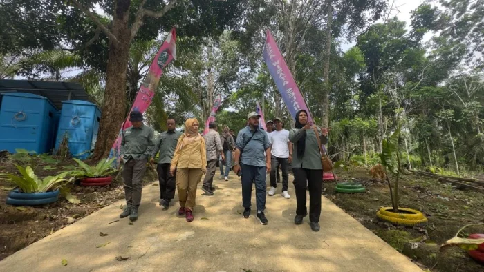 Keindahan dan Nilai Geologi Tangga Bidadari Pikat Tim Verifikasi Geopark