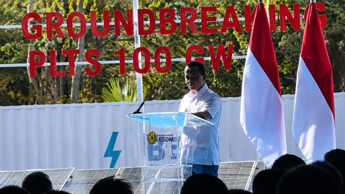 Bahlil: PLTS 100 GWp Berpotensi Tarik Investasi Rp1.140 Triliun