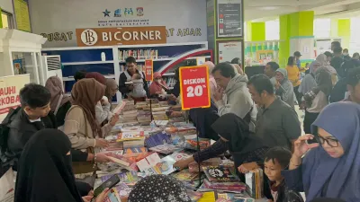 Bukan Cuma Berburu Buku, Bazar Dispustakar Balikpapan Dongkrak Anggota Perpustakaan