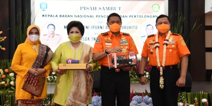 Suasana haru Selimuti Pisah Sambut Kabasarnas