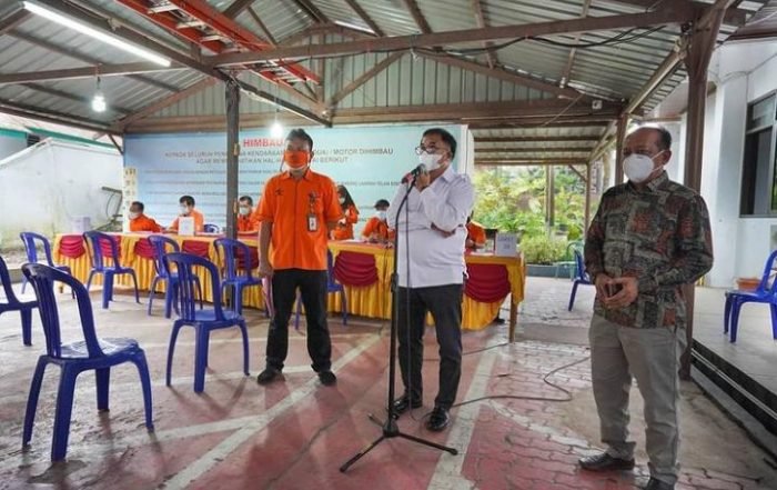Walikota Balikpapan  Rizal Effendi Tinjau Penyaluran BST Tahap 11.