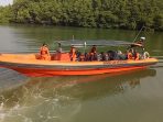 Tim Sar Melakukan Pencarian korban Muh Zainal di Perairan Penajam.