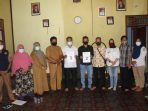 Penetapan dan pencabutan nomor urut calon petinggi (Kepala Kampung) di Kampung Jambuk, Kecamatan Bongan.