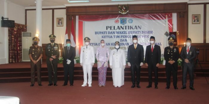 dr. Fahmi Fadli dan Syarifah Masitah Assegaf Resmi Menjadi Bupati dan Wakil Bupati Paser 