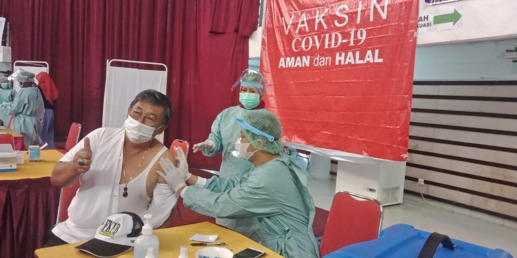 Vaksinasi Tahap II Bagi Kelompok Pelayanan Publik di kota Balikpapan Berlangsung. Foto BorneoFlash.com/ Muhammad Eko