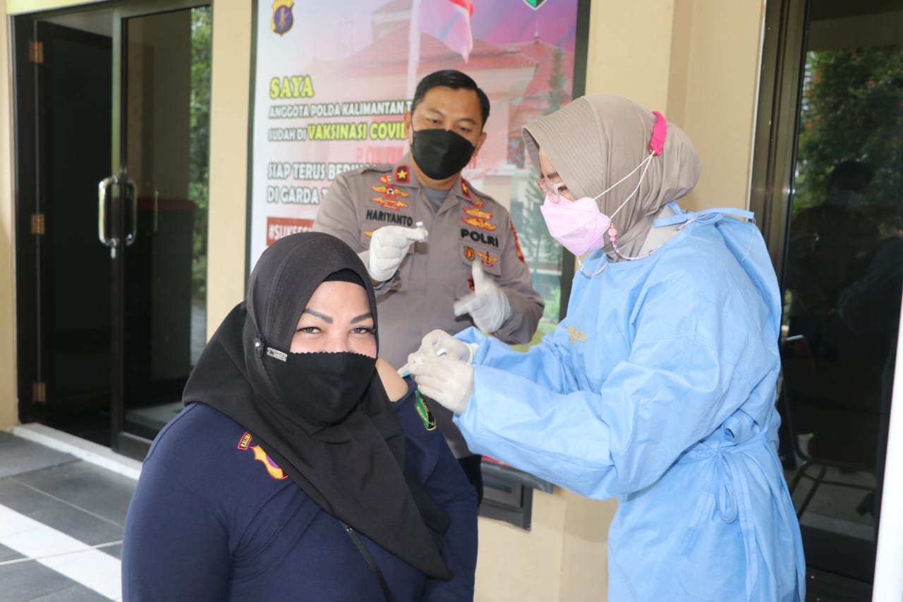 Wakapolda Pantau Giat Vaksinasi Tahap II Kepada Tenaga Medis Polda Kaltim