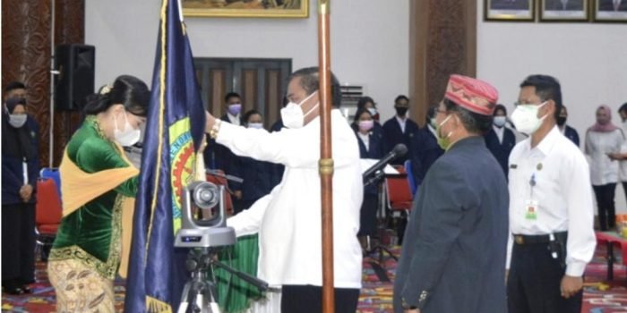 Bupati Kutai Barat Lantik Direktur Baru Politeknik Sendawar 