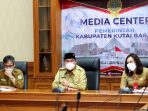 Bupati Kutai Barat, FX Yapan saat kegiatan rapat. Foto : Diskominfo Kutai Barat