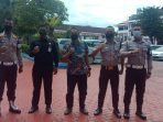 Foto Satpam Pemkot Balikpapan yang menyerupai petugas kepolisian pada Kamis (18/3/2021)