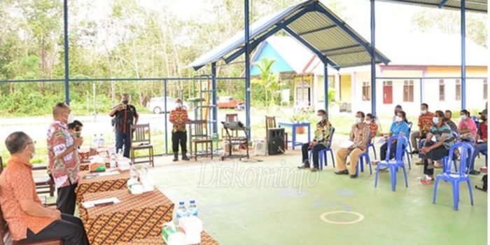 Sosialisasikan Program Peremajaan Kebun Karet di Kutai Barat, Ini Pesan Wabup