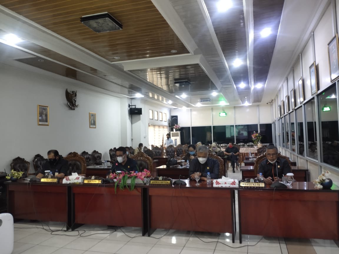 Suasana paripurna penyampaian nota penjelasan Wali Kota Balikpapan tentang Laporan Keterangan Pertanggungjawaban (LKPJ) tahun anggaran 2020 di kantor DPRD Kota Balikpapan Selasa (30/3/2021).