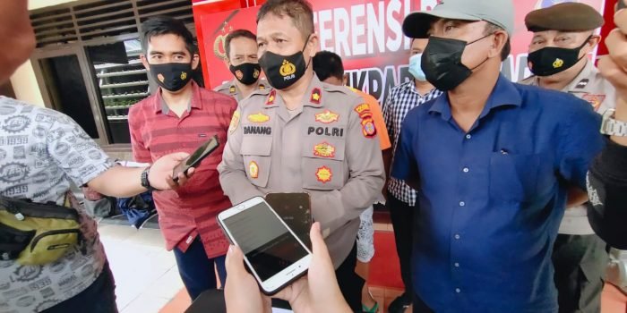 Polsek Balikpapan Utara Gelar Pres Release Pengungkapan Pencurian Alat Kebun