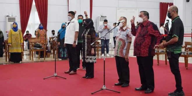 Pelaksanaan Gladi Bersih Pelantikan Bupati dan Wakil Bupati Kutai Barat, Walikota dan Wakil Walikota Bontang serta Tim Penggerak PKK, Ketua Dekranasda dilaksanakan di Odah Etam, Minggu (25/4/2021). Foto : HO/Diskominfo Kaltim.