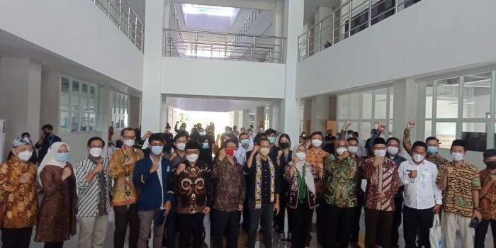 Menteri Pendidikan dan Kebudayaan Nadiem Makariem Resmikan Laboratorium Terpadu  ITK 