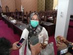 Wakil Ketua DPRD Komisi II Mieke Henny,  saat ditemui usai RDP bersama dengan Dinas Perdagangan dan Dinas Koperasi UMKM dan Perindustrian Kota Balikpapan pada Senin (19/4/2021). Foto : BorneoFlash.com/Muhammad Eko.