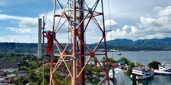 Indosat Ooredoo menjadi operator seluler pertama di Indonesia yang menjalankan uji coba lapangan OpenRAN (Radio Access Network) yang mencakup pembuktian konsep (proof of concept) dan pengujian fungsional. Senin (19/4/2021). Foto : HO.
