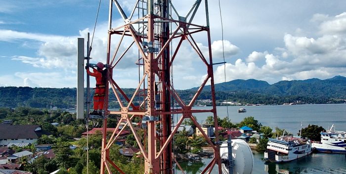 Indosat Ooredoo menjadi operator seluler pertama di Indonesia yang menjalankan uji coba lapangan OpenRAN (Radio Access Network) yang mencakup pembuktian konsep (proof of concept) dan pengujian fungsional. Senin (19/4/2021). Foto : HO.