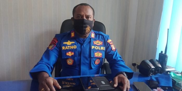Kasat Polair AKP Ratno saat dikonfirmasi terkait laka laut pada Kamis (22/4/2021).Foto : BorneoFlash.com/Muhammad Eko. Kasat Polair AKP Ratno saat dikonfirmasi terkait laka laut pada Kamis (22/4/2021).Foto : BorneoFlash.com/Muhammad Eko.