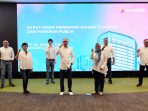 (ki-ka) (Jajaran Direksi & Komisaris XL Axiata ) Direktur & Chief Finance Officer, Budi Pramantika, Direktur & Chief Information Digital Officer, Yessie D. Yosetya, Direktur & Chief Commercial Officer - Consumer, David Arcelus Oses, Presiden Komisaris, Dr. Muhamad Chatib Basri, Presiden Direktur & CEO, Dian Siswarini, Direktur & Chief Commercial Officer – Home and Enterprise, Abhijit J. Navalekar dan Direktur & Chief Technology Officer, I Gede Darmayusa dalam acara RUPS Tahunan 2021 PT XL Axiata Tbk di Jakarta, Jumat (23/4/2021). Foto : HO.