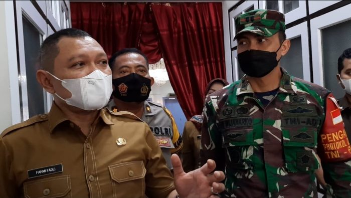 Bupati Paser dr. Fahmi Fadli beserta jajaran Forkopimda Paser mengikuti rapat koordinasi terkait Pengarahan Presiden Republik Indonesia Kepada Kepala Daerah Se-Indonesia Tahun 2021. Rabu, (28/4/2021) Sore.