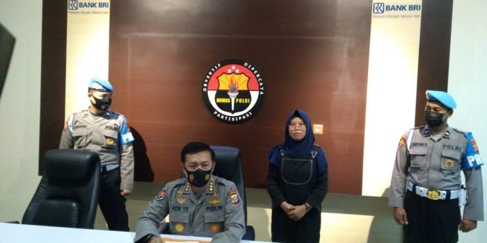 Kabid Humas Polda Kaltim Kombes Pol Ade Yaya dalam press release yang berlangsung pada Jumat (30/4/2021). Foto : BorneoFlash.com/Muhammad Eko.
