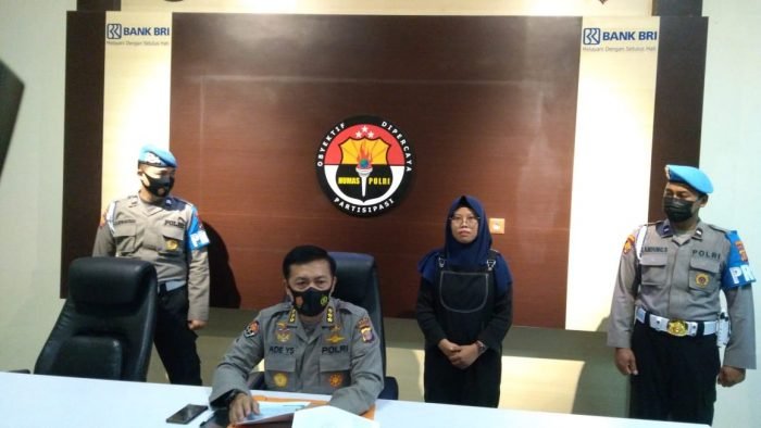 Kabid Humas Polda Kaltim Kombes Pol Ade Yaya dalam press release yang berlangsung pada Jumat (30/4/2021). Foto : BorneoFlash.com/Muhammad Eko.