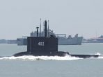 Kapal selam KRI Nanggala-402 saat latihan Pratugas Satgas Operasi Pengamanan Perbatasan (Pamtas) Maphilindo 2017 di Laut Jawa, Jumat (20/1/2017). Foto : Antara/Syaiful Arif.