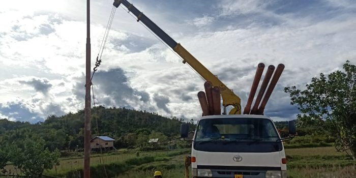 Tingkatkan Kedaulatan Negara, PLN Listriki 19 Desa di Perbatasan Indonesia – Malaysia