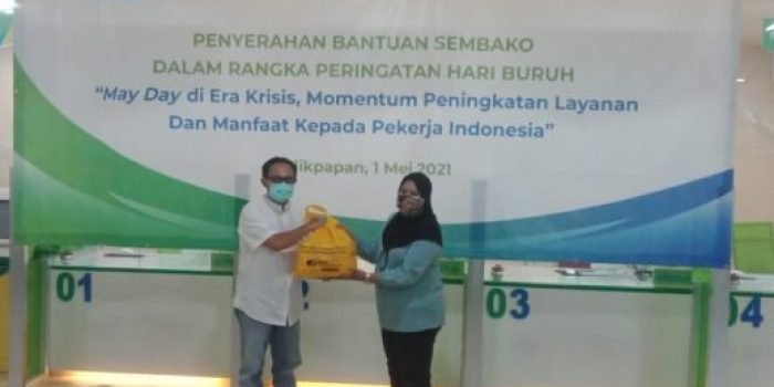 Peringati May Day, BPJS Ketenagakerjaan Balikpapan Bagikan Ratusan Sembako Untuk Pekerja