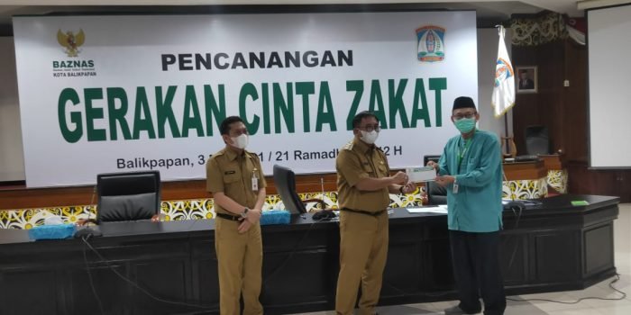 Pencanangan gerakan cinta zakat di  Kantor Wali Kota Balikpapan, Senin (3/5/2021). Foto : BorneoFlash.com/Muhammad Eko.