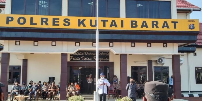 Wakil Bupati Kutai Barat, H. Edyanto Arkan saat memberikan sambutan pada Apel Ops Ketupat 2021 di Halaman Polres Kutai Barat, Rabu (5/5/2021)lalu. Foto : BorneoFlash.com/Lilis Suryani.