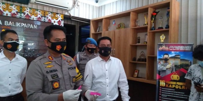 Polresta Balikpapan gelar press release kasus penganiayaan pada Senin (10/5/2021). Foto : BorneoFlash.com/Muhammad Eko.