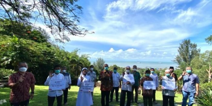 Pertamina Subholding Upstream Area Kalimantan Zona 10, menggelar acara doa bersama dan pemberian santunan untuk anak yatim secara simbolis, di kantor PHKT Balikpapan. Sabtu (15/5/2021). Foto : HO.
