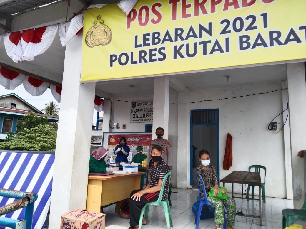 Pemeriksaan swab antigen gratis yang dilaksanakan di Pelabuhan Tering setiap harinya