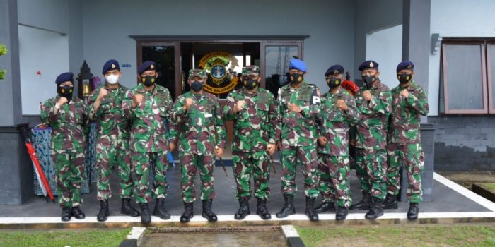 Foto Bersama Jajaran Kodam VI Mulawarman dan Lanal Balikpapan. Foto : HO.