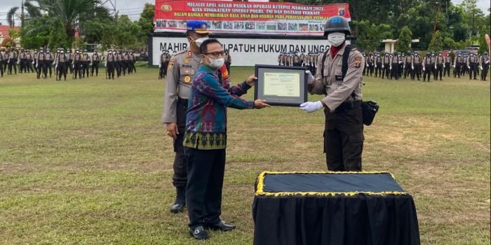 Proteksi Siswa Dari Kecelakaan Saat Dilatih, BPJS Ketenagakerjaan Serahkan Sertifikat Kepesertaan Bagi Siswa SPN Balikpapan