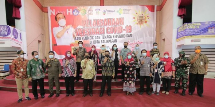 Pelaksanaan vaksinasi covid-19 di Balikpapan. Foto : BorneoFlash.com/Muhammad Eko.