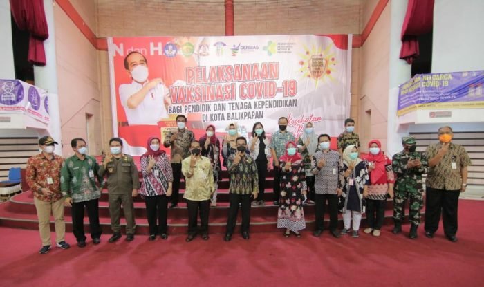 Pelaksanaan vaksinasi covid-19 di Balikpapan. Foto : BorneoFlash.com/Muhammad Eko.