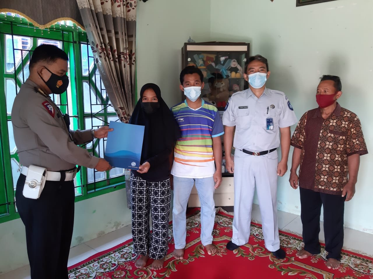 Jasa Raharja Kaltimra Santuni Empat Korban Kecelakaan di Balikpapan 