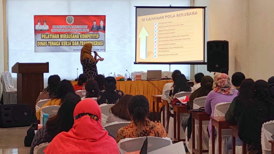 Dongkrak Perekonomian Masyarakat Di Masa Pandemi, Disnakertrans Kubar Gelar Pelatihan Kewirausahaan 