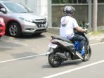 Produk motor 125 cc terbukti dapat menjadi teman setia berkendara rutin harian. Foto : HO.