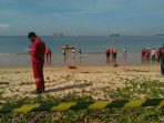 Suasana simulasi Basarnas Balikpapan, di perairan Teluk Balikpapan pada Rabu (23/6/2021). Foto : BorneoFlash.com/Muhammad Eko.