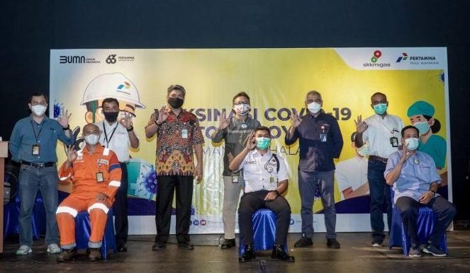 PT Pertamina Hulu Indonesia (PHI) yang juga merupakan Regional Kalimantan Subholding Upstream Pertamina, memulai Vaksinasi Gotong Royong (VGR) untuk seluruh pekerja di lapangan, Jumat (25/6/2021). Foto : HO.