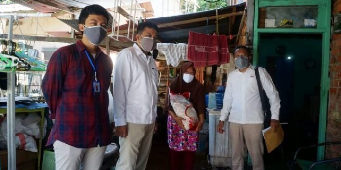 Bulog Kaltim Salurkan 1.150 Ton Beras PPKM Untuk KPM