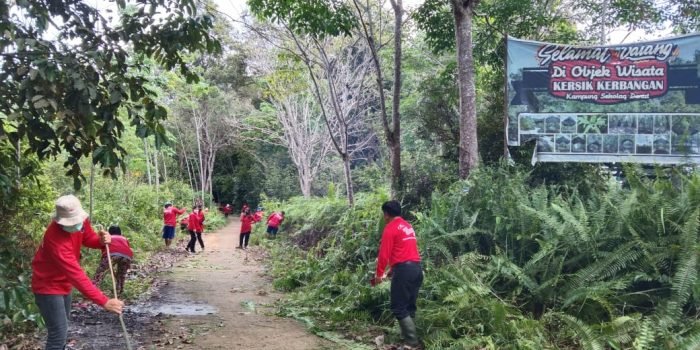 Peringati Bulan Bung Karno 2021, DPC PDIP Kubar Laksanakan Kegiatan Sosial Gotong Royong 