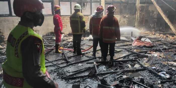Polresta Balikpapan saat ini masih melakukan penyidikan berkaitan dengan terbakarnya satu ruangan kesenian SMA N 1 Balikpapan yang pada Rabu (30/6/2021) Lalu. Foto : BorneoFlash.com/Muhammad Eko.