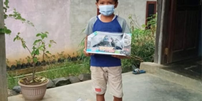 FX Yapan Instruksikan Dinkes, Disdik dan Dinsos Kubar Beri Pelayanan Maksimal Kepada Vino Bocah Yatim Piatu 