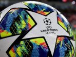 Logo Liga Champions melekat dalam bola resmi yang digunakan dalam kompetisi sepak bola paling bergengsi antarklub Eropa tersebut. Foto : AFP/Denis Charlet.